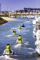 jet ski dans le port de la palmyre