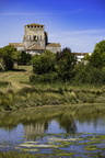 l'église de mornac vue des marais