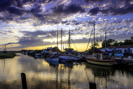 lever de soleil sur le port de mornac