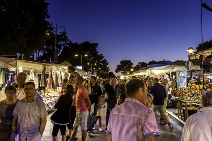 marché nocturne à la palmyre 2018