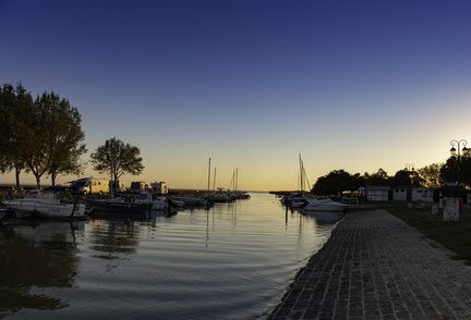 sunset sur le port de st-seurin