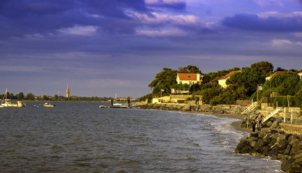 sunset sur la plage de ronce