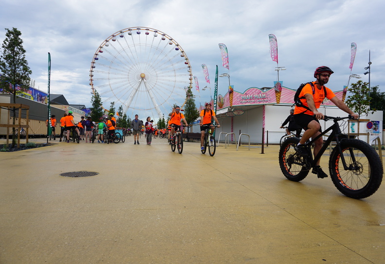 fete du velo depart ronce grande roue.jpg